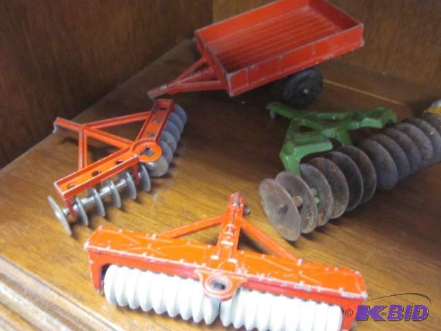 Lot of (4) miscellaneous toy farm a...