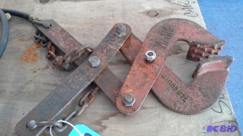 Pallet lock