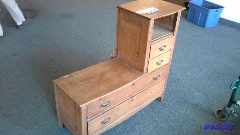 Dresser