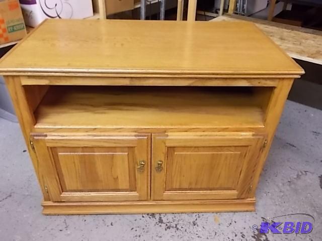 Oak TV Stand With Under Storage &am...