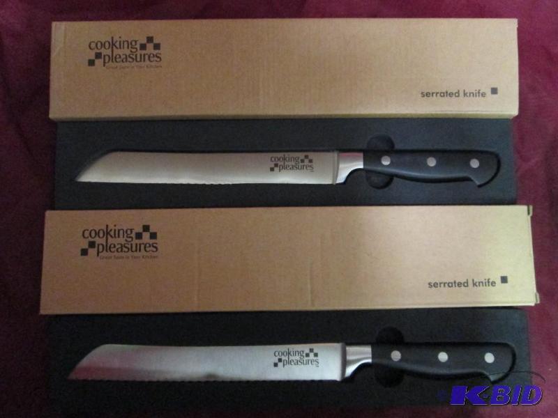 Pair of Cooking Pleasures serrated ...