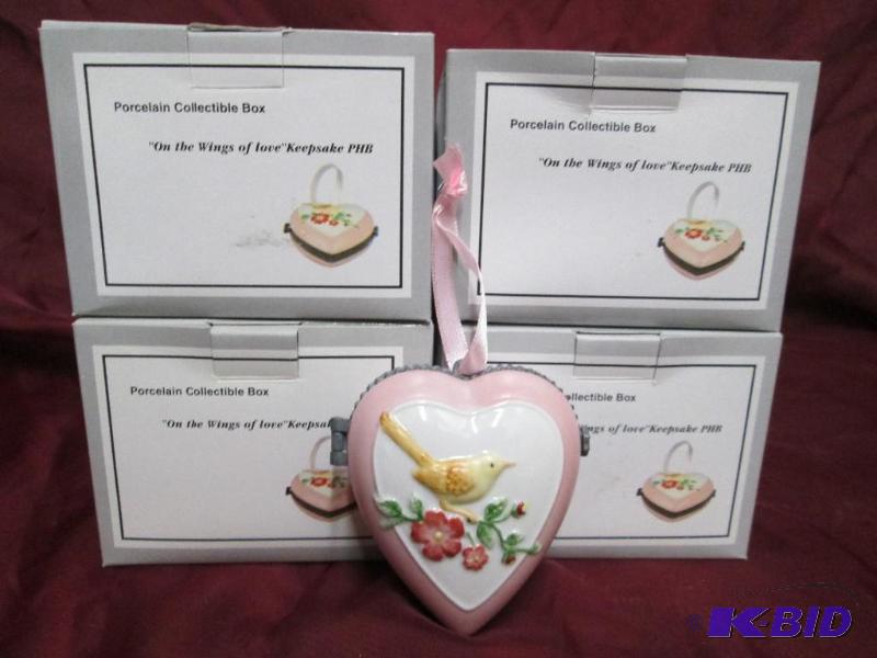 Lot of 4 nice heart shaped porcelai...