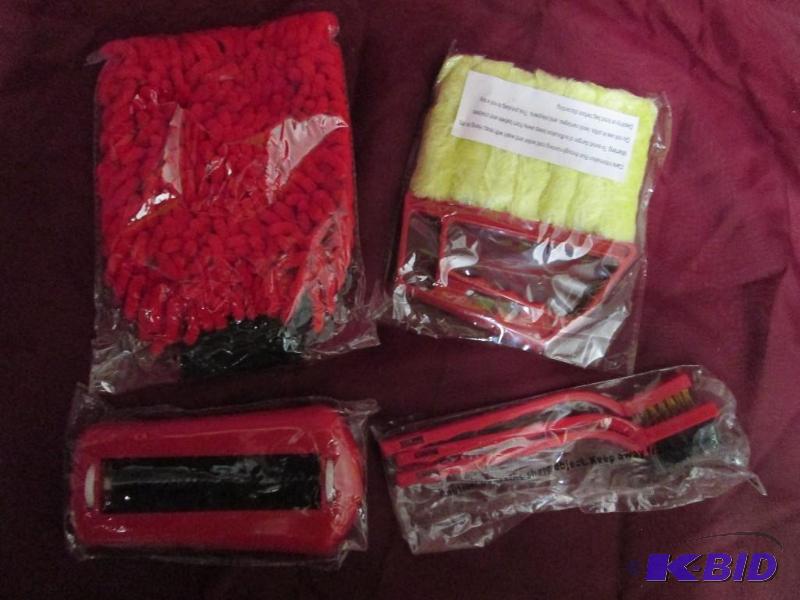 4-piece set of cleaning items. Dust...