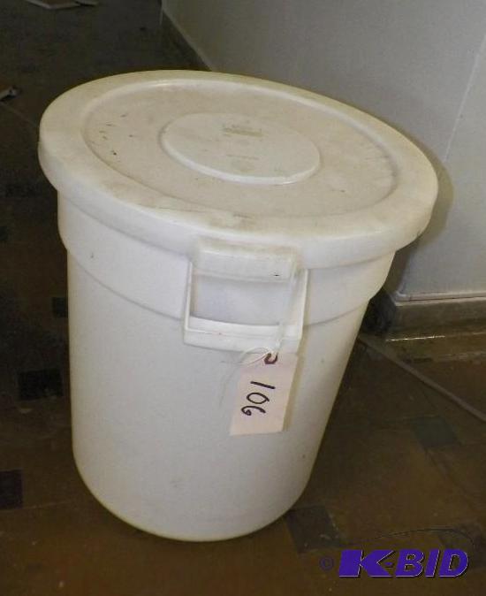 Rubbermaid Container