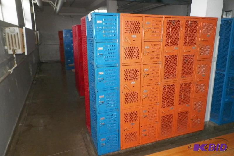 Lockers (GIRLS LOCKER ROOM)