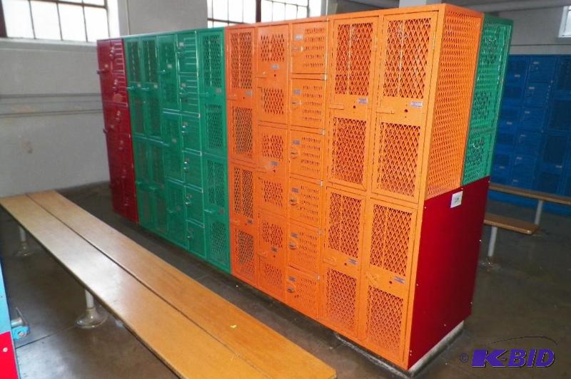 Lockers (GIRLS LOCKER ROOM)