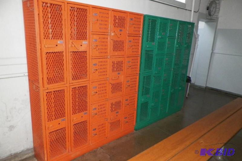 Lockers (GIRLS LOCKER ROOM)