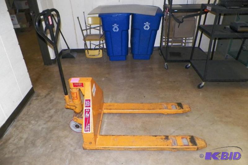 NEWER PALLET JACK
