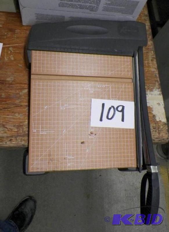 lot 109 image: 12 inch paper cutter