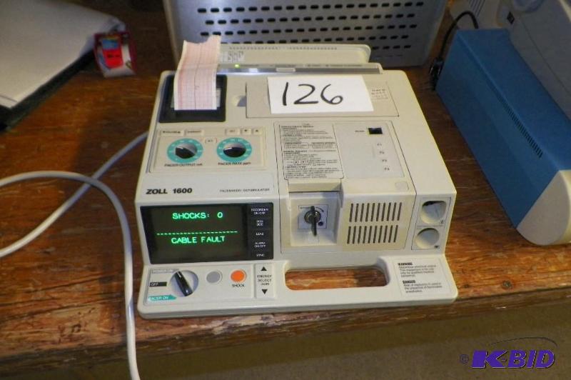 lot 126 image: Zoll 1600 Defibrillator