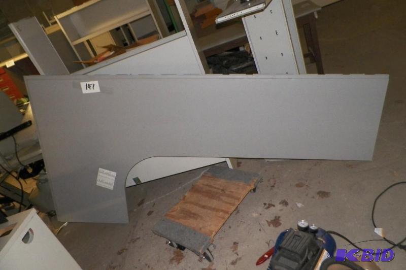 lot 147 image: Countertop