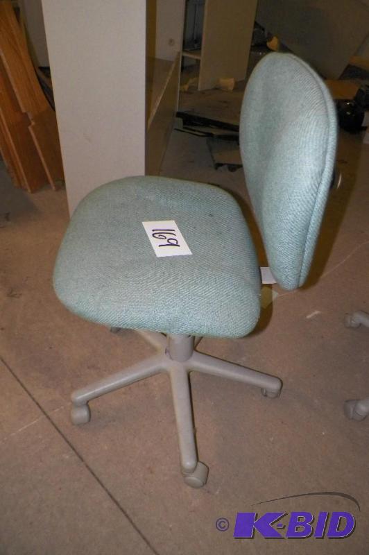 lot 169 image: Office Chair