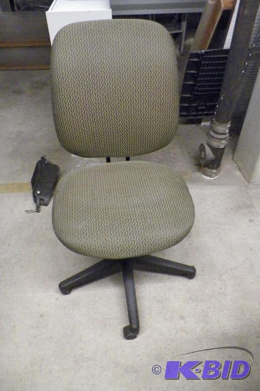 lot 192 image: Office Chair