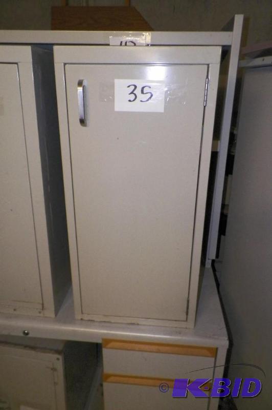 lot 35 image: Metal Waste Bin with waste can