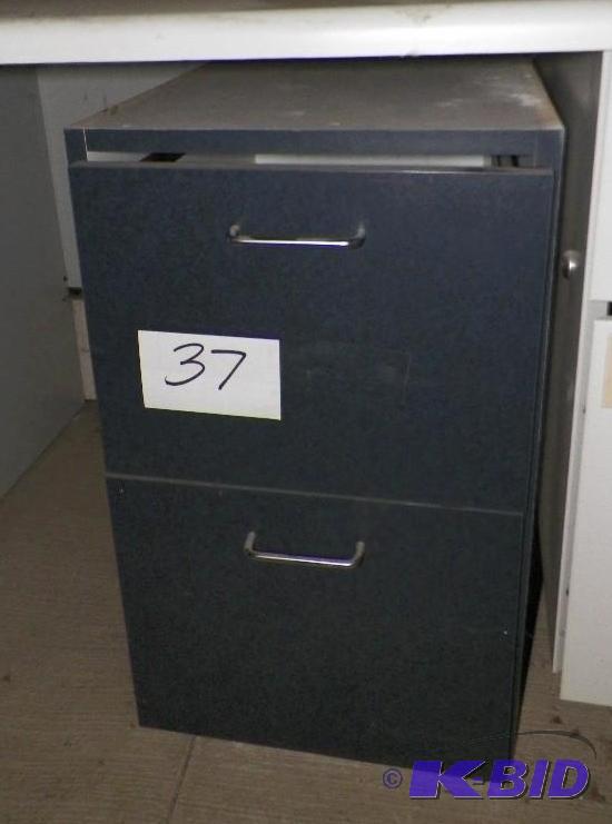 lot 37 image: 2 Drawer File Cabinet