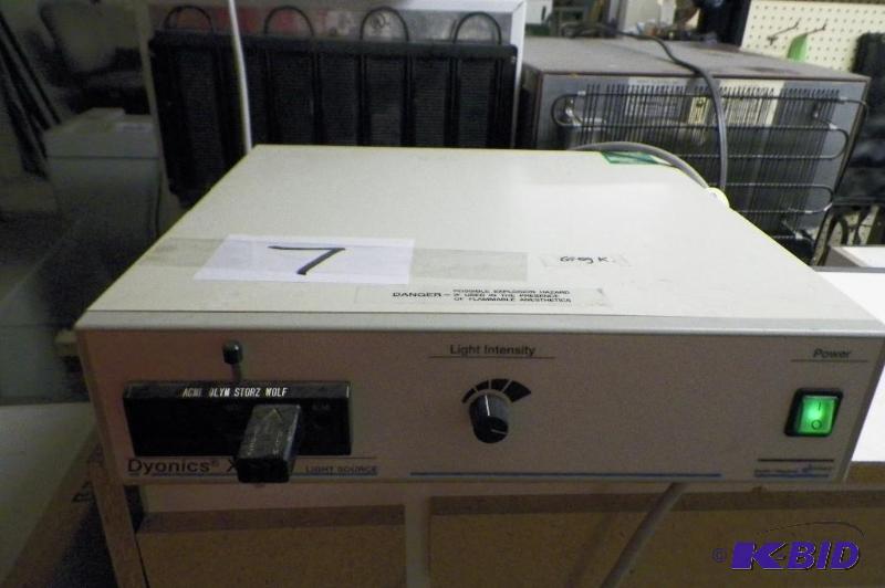lot 7 image: Dyonics Xenon Light Source