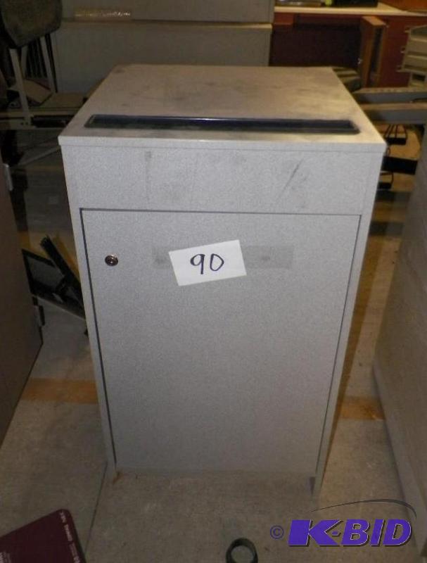 lot 90 image: Recycling Paper Bin