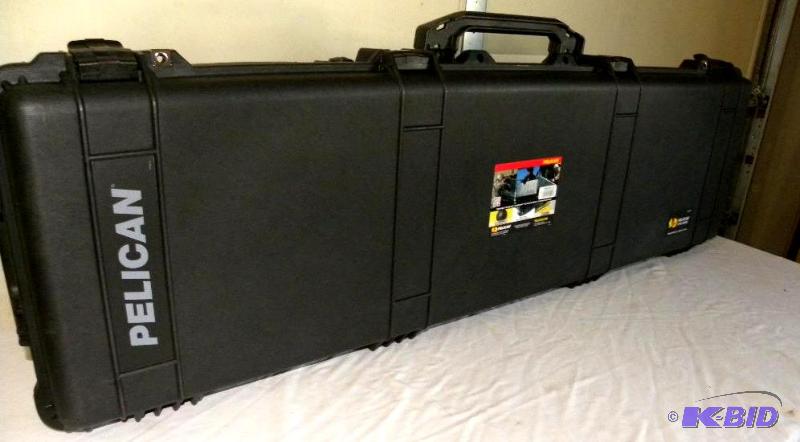 Pelican Double Rifle Case, dent and...
