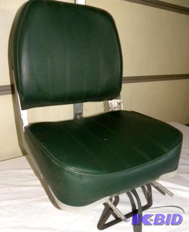 Swivel Boat Seat, has bench clamp a...