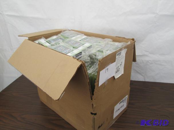 lot 19 image: Agent 18 iPhone 3G (8 GB & 16 G...