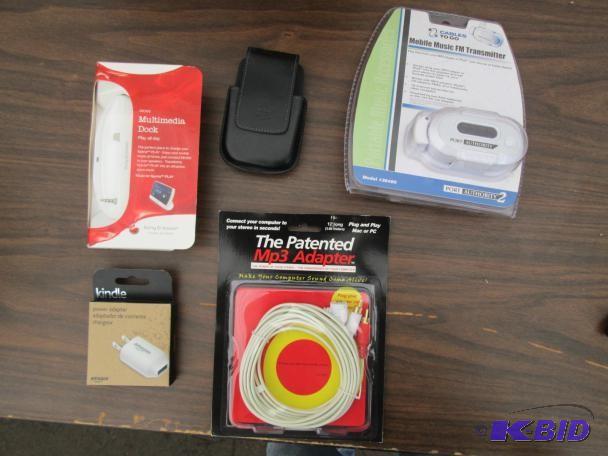 lot 29 image: Mobile Music FM Transmitter & M...