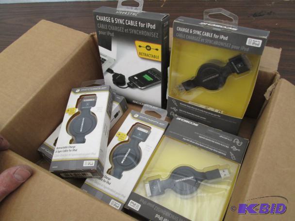 lot 44 image: Retractable USB Charge & Sync c...