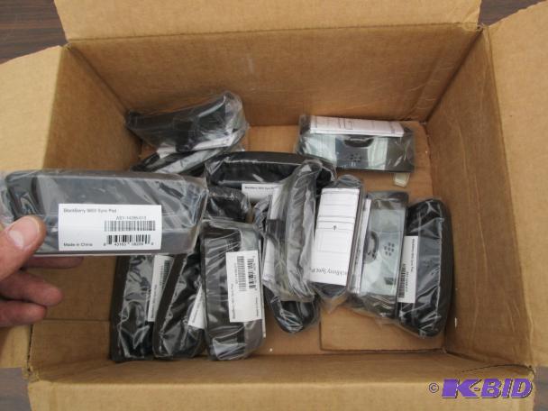 lot 49 image: Blackberry 9800 Sync Pod. 14 pcs....