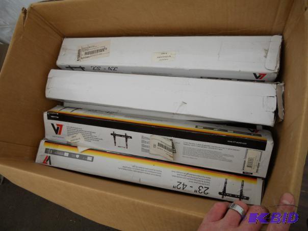 lot 58 image: V7 23" x 42" low profile ...