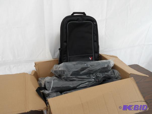 lot 70 image: V7 17" Professional Laptop Bac...