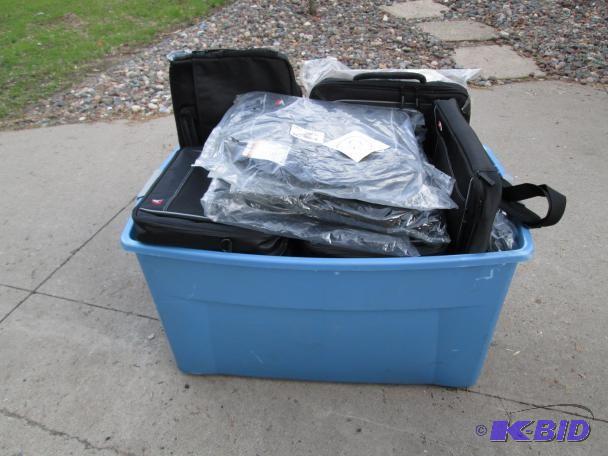 lot 97 image: V7 Professional front loader laptop...