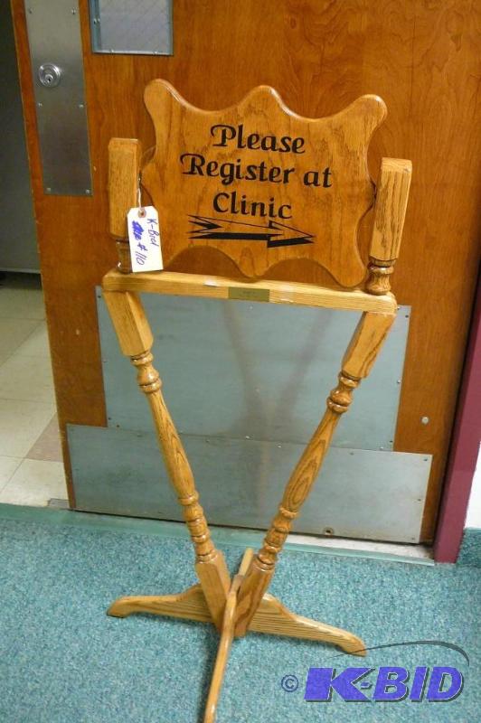 OAK REGISTER AT CLINIC SIGN...