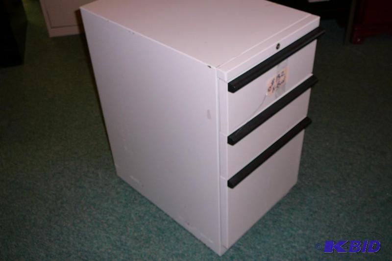METAL CABINET WITH 3 DRAWERS...