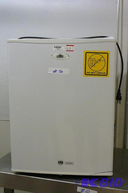 SUMMIT MINI REFRIGERATOR 19&quotW ...