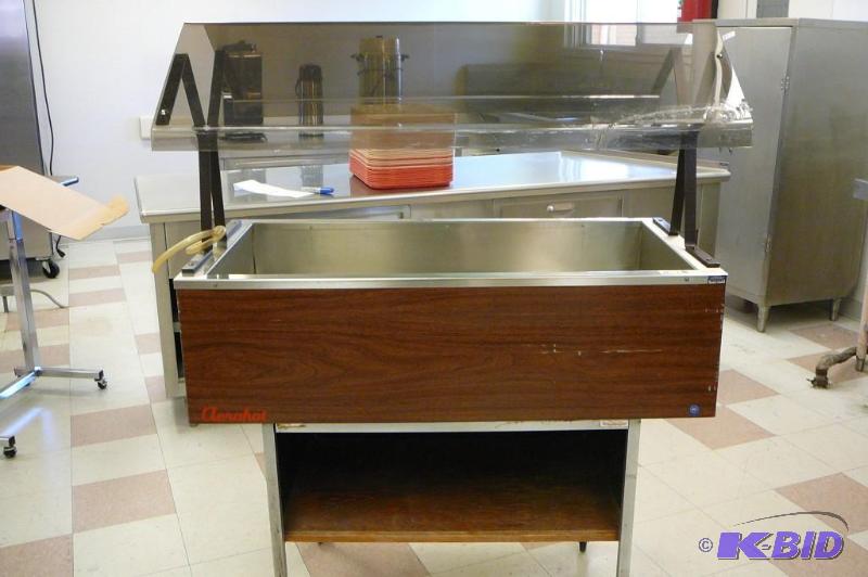 AEROHOT&nbspCHILLING TABLE on cast...