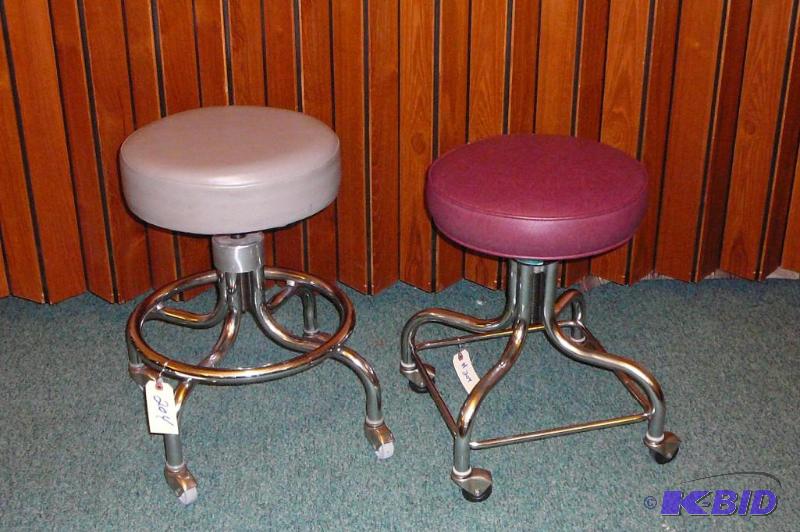 2 STOOLS ON CASTER  Sold &quotas i...