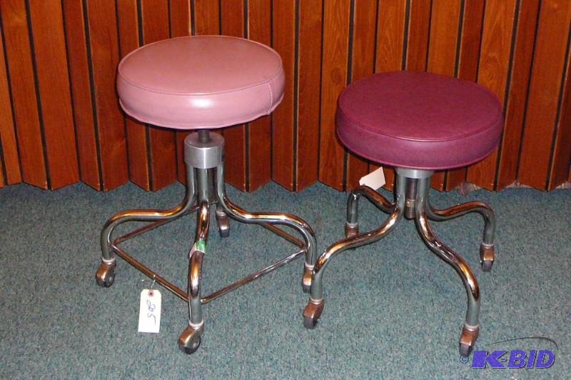 2 STOOLS ON CASTER  Sold &quotas i...
