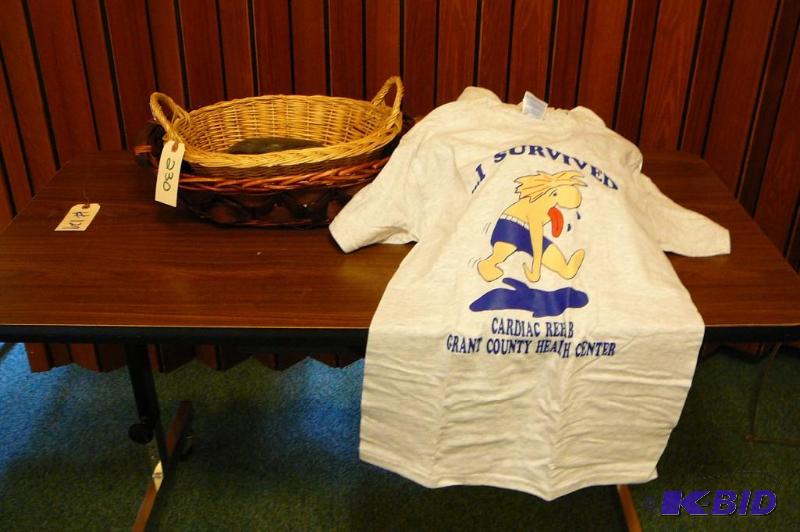 10 tee shirts, 2 baskets and digita...