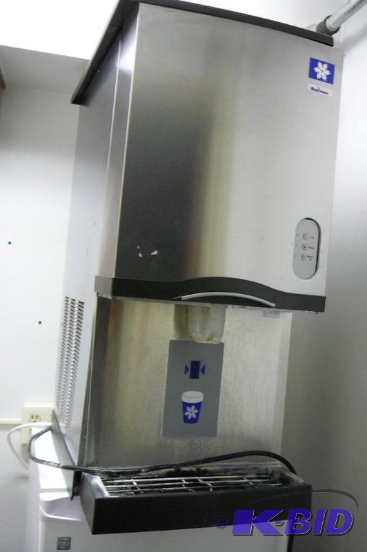 Manitowoc Ice maker with dispenser ...