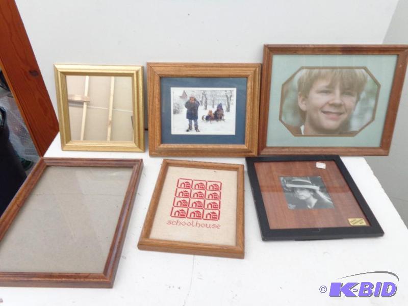 lot 101 image: Various Size Picture Frames and Mir...