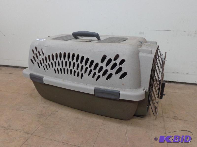 lot 22 image: Pet Taxi by Pet Mate For Small Dog...