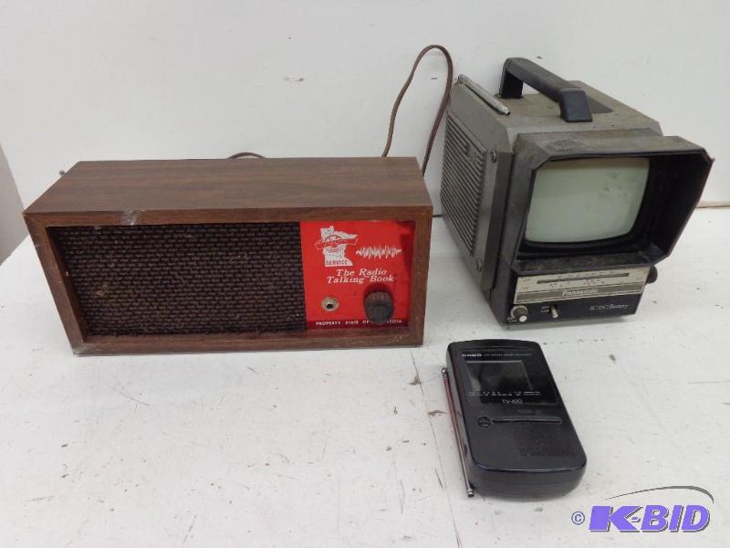 lot 27 image: Casio Hand Held Pocket TV, Radio Ta...