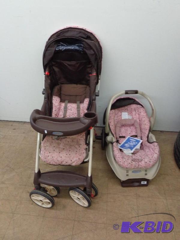 lot 48 image: Graco&nbspCar Seat 3 Position Carr...