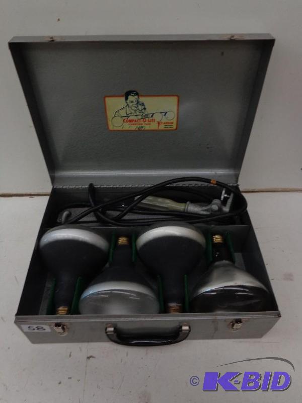 lot 58 image: Arrow Compact -o- Lite Carrying Cas...