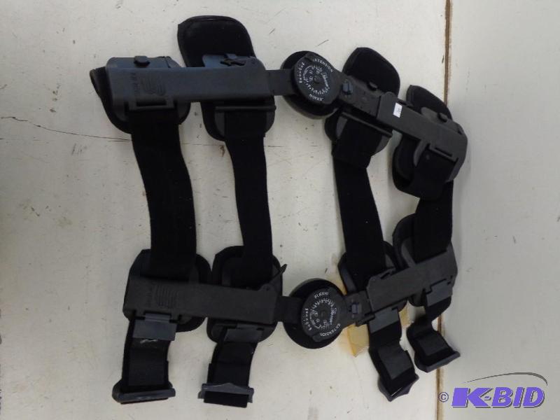 lot 76 image: Breg Lexion Extension T-Scope Knee ...