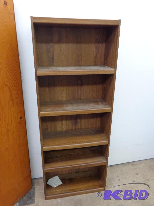 lot 9 image: 5 Shelve Book Case  71" T...