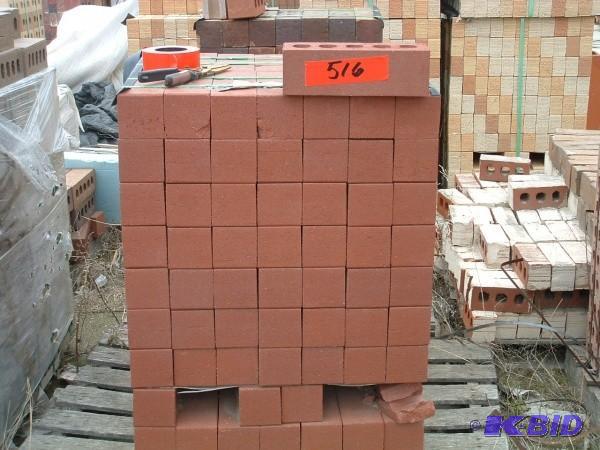 RED VELOUR UTILITY - 164 PCS (APPRO...