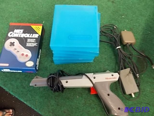 Nintendo Controller, Duck Hunt Gun,...