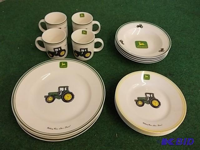 16 Piece&nbspJohn Deere Tractor Di...