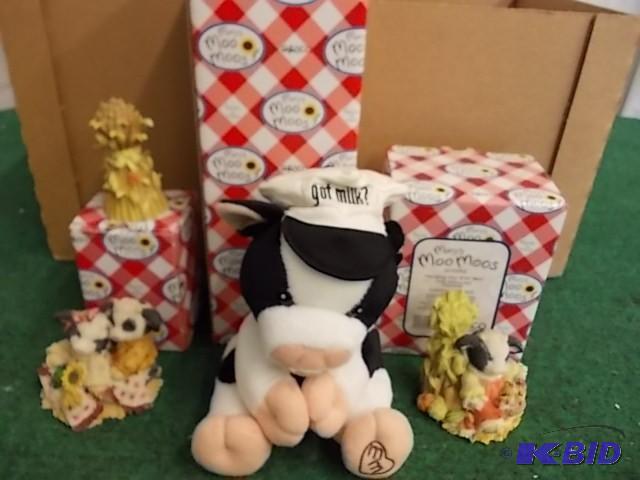 5-Enesco Merry Moo Moos Collectible...