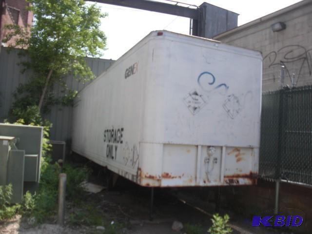 34 FT SEMI T 34 ft Semi storage TRA...
